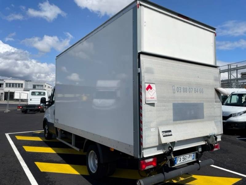 Acheter un véhicule utilitaire IVECO Daily Caisse 20m3 + Hayon d'occasion à Metz