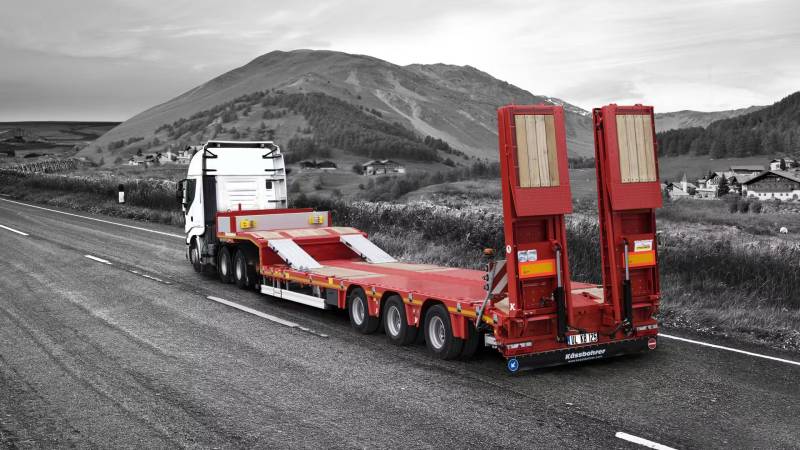 Porte-engin hydraulique Kässbohrer chez Iveco Est entre Thionville et Metz en Moselle 