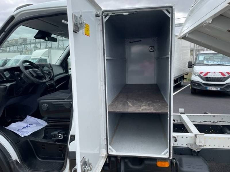 Acheter un véhicule utilitaire benne coffre Iveco Daily d'occasion à Metz