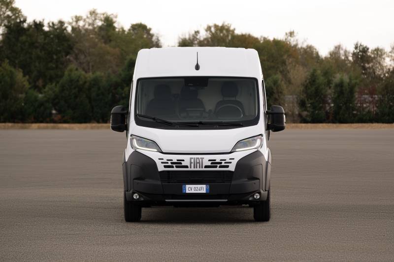 Nouveau véhicule utilitaire type fourgon Fiat Ducato neuf à Metz